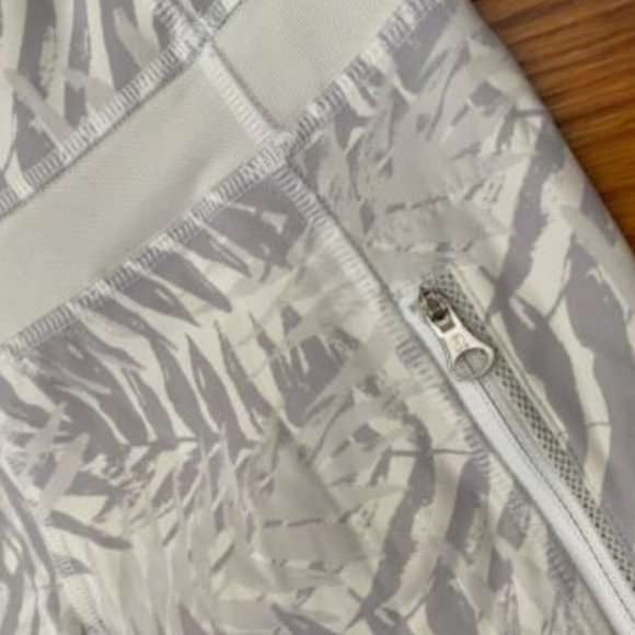 LULULEMON inspire tight II size 4 - Picture 4 of 6